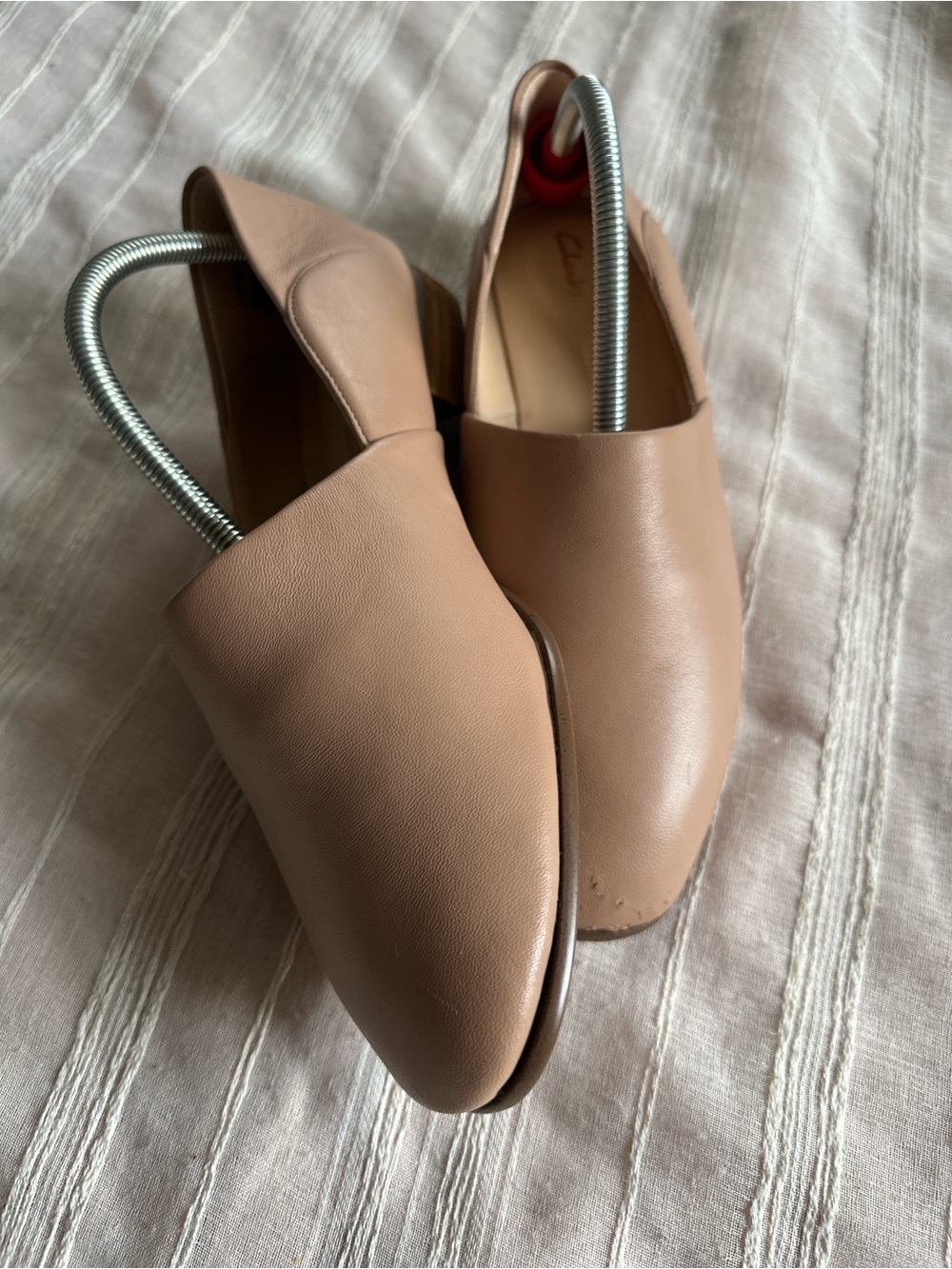 CLARKS Pure Tone Leather Loafer Flats Nude Praline Size 7.5 NEW